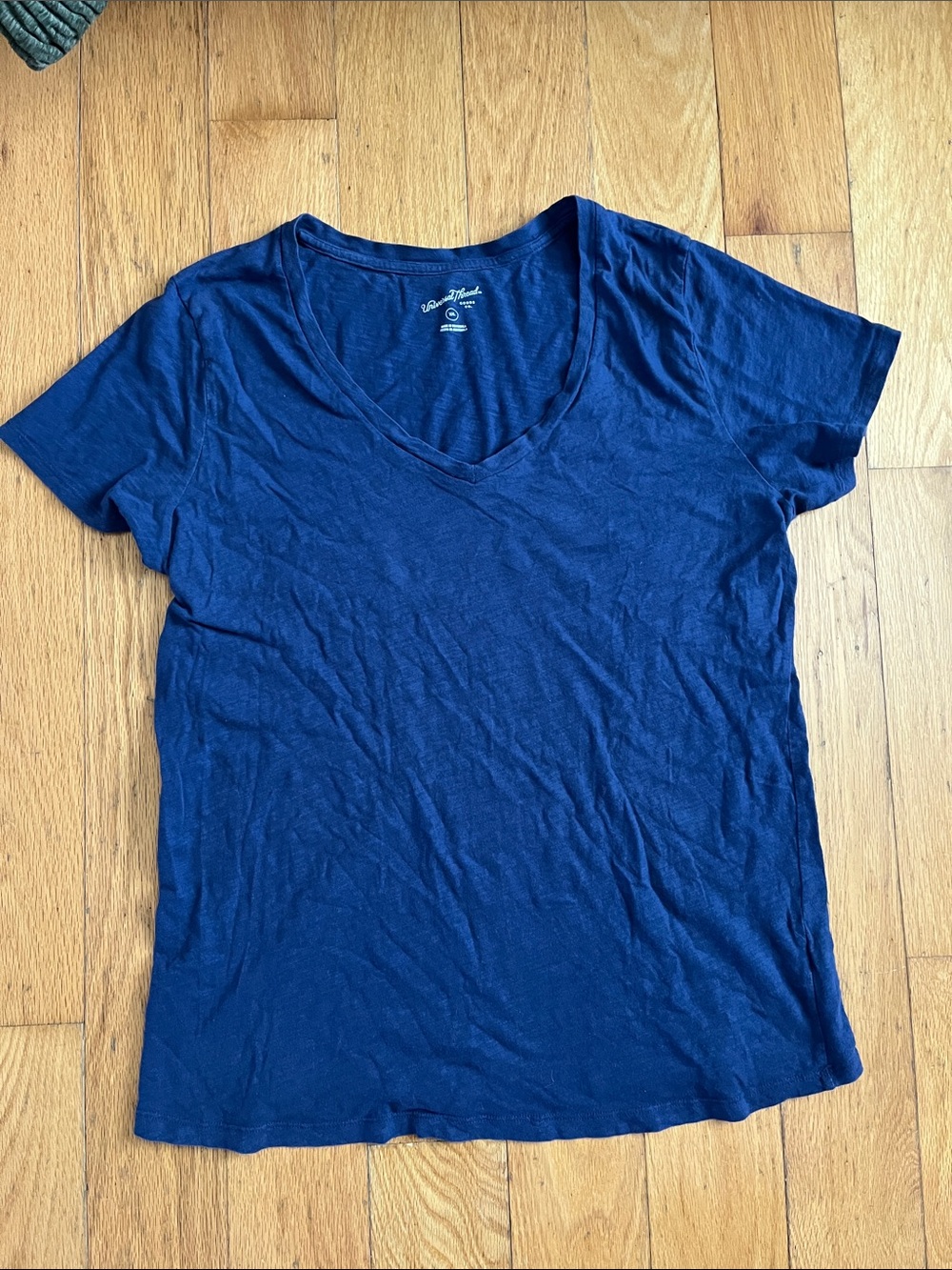 Universal Thread Women's V-Neck Tee in Navy Blue
